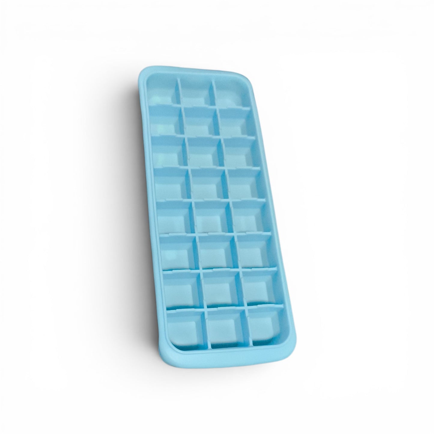 Cubitera Multiuso de 28 Cubitos – Ideal para Hielo, Chocolates y Postres ❄️✨
