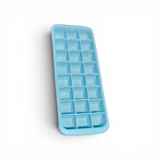 Cubitera Multiuso de 28 Cubitos – Ideal para Hielo, Chocolates y Postres ❄️✨